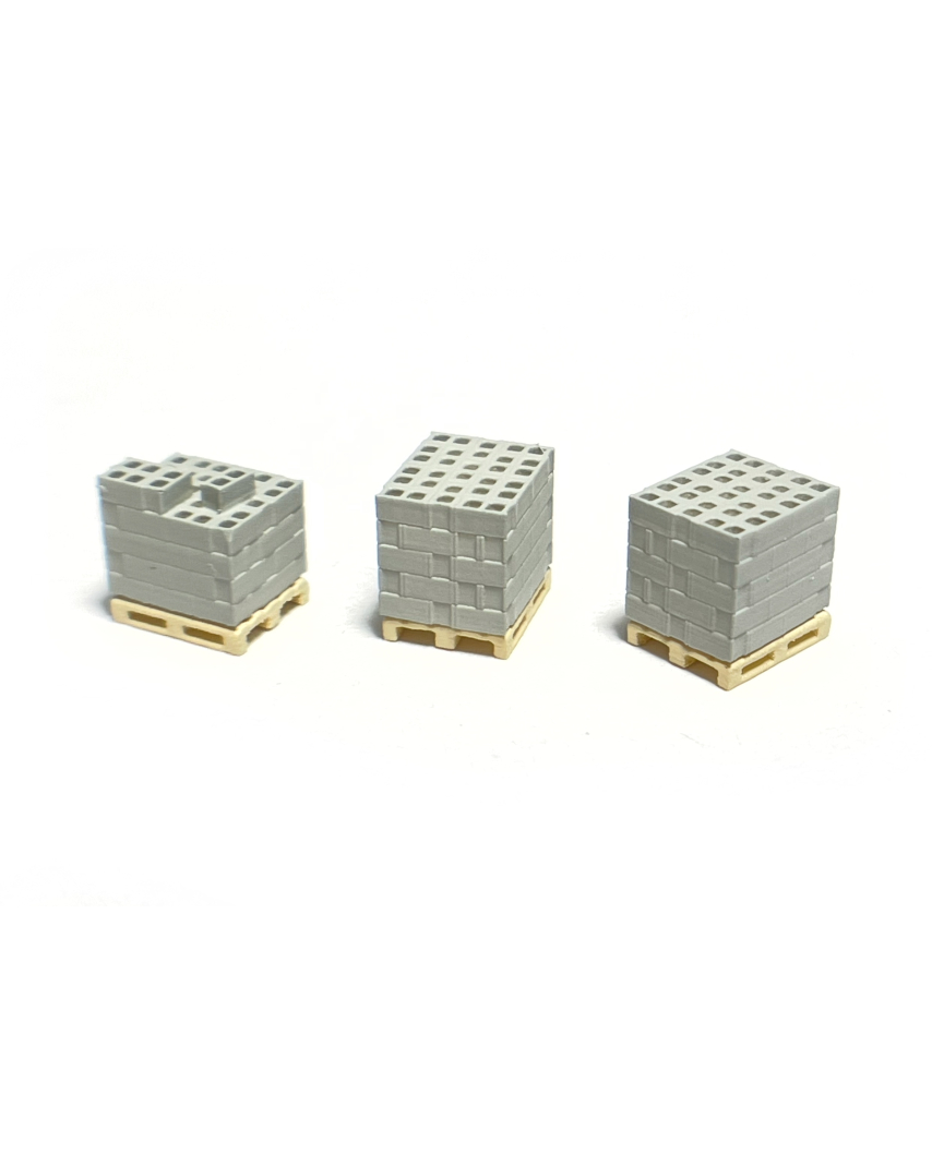N | Concrete blocks on pallets (3 units)